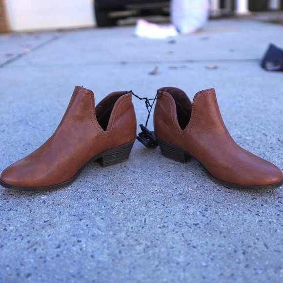Faded Glory Tan Brown Ankle Booties 7 Western Chelsea V-Slit Faux Leather - Picture 7 of 9